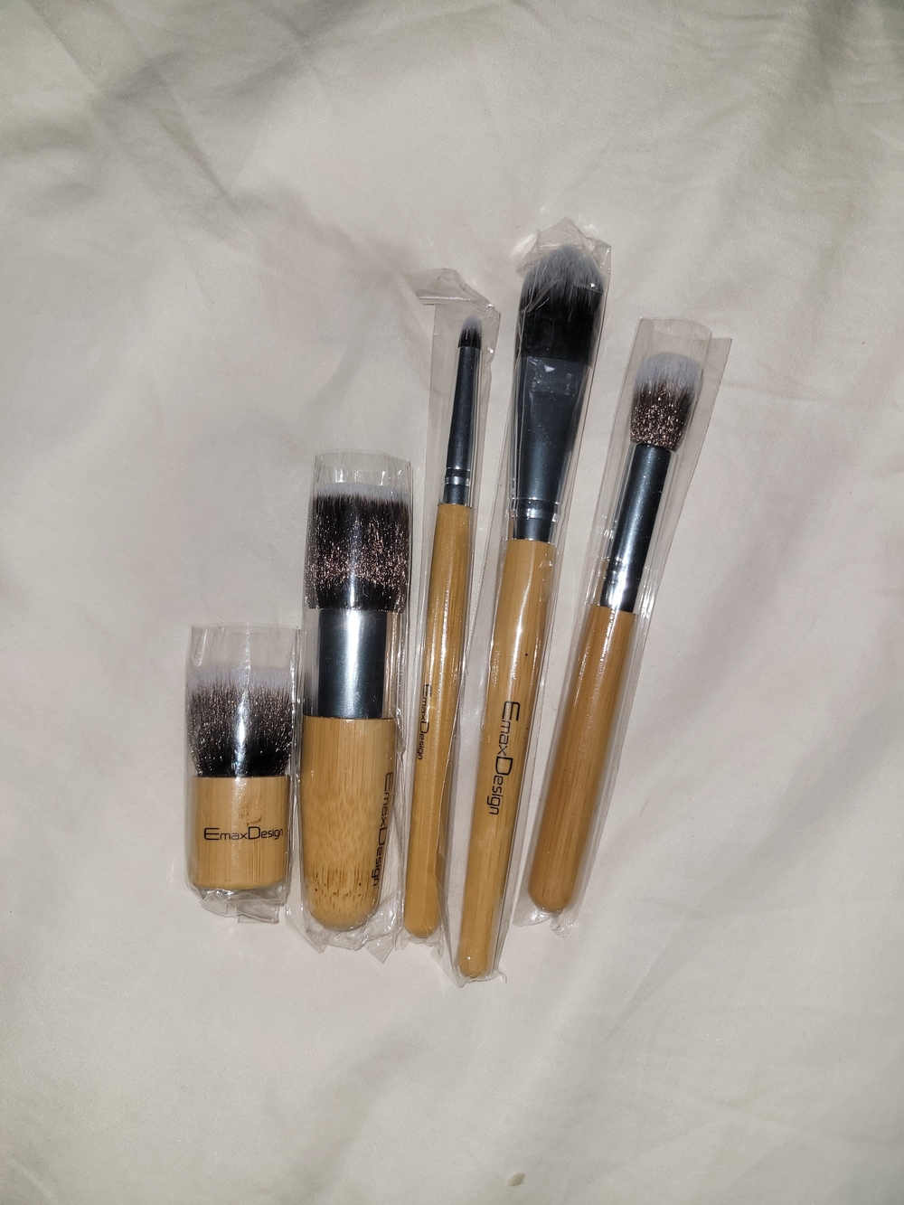 Bamboo Handle Makeup Brush Set — Natural Wood - Picture 7 of 8